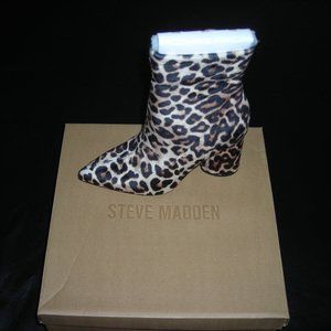 Steve Madden Valyant Leo Velvet Size 7